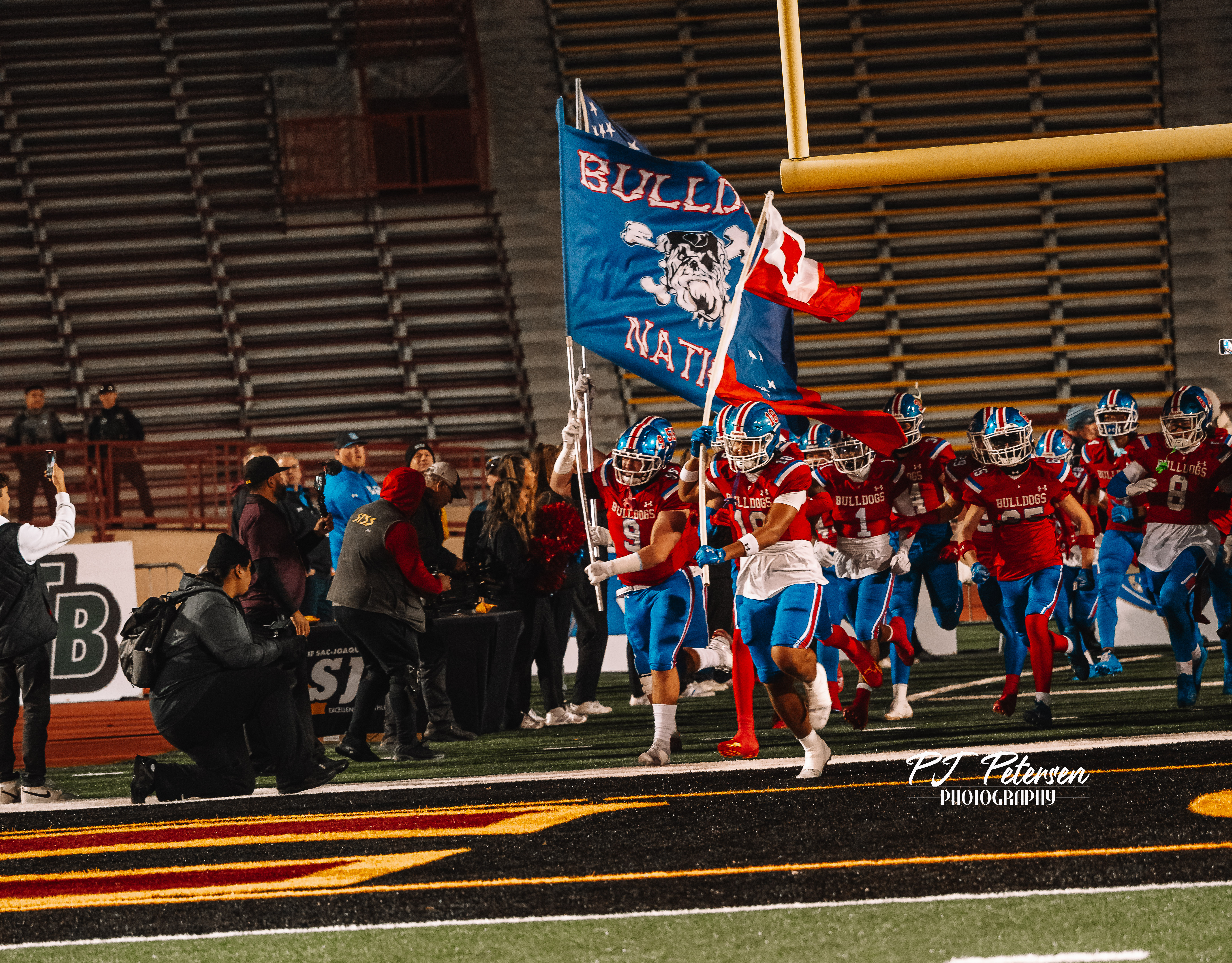 PHOTO BLAST! Folsom Bulldog Football | Petersen Media